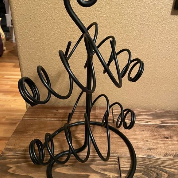 Vintage Wrought Iron Swirl Wine Holder - Picture 9 of 12